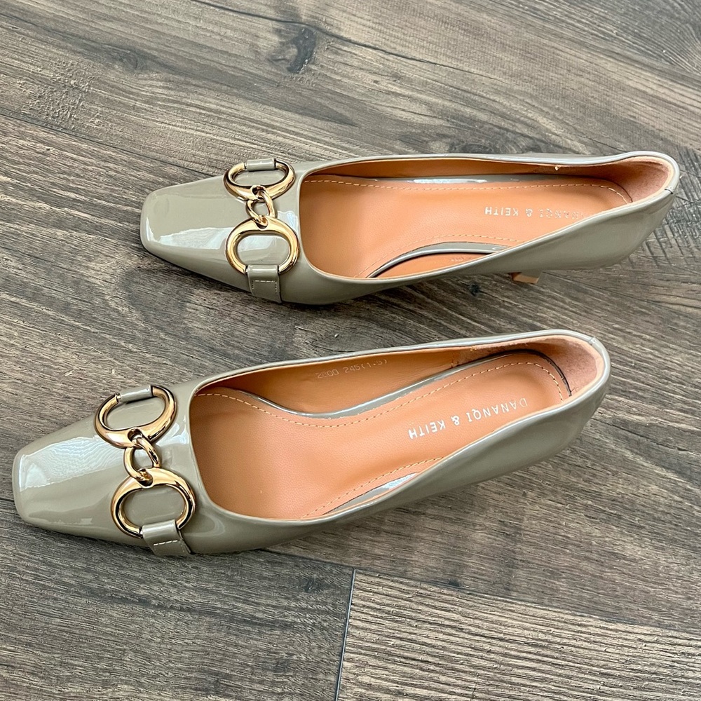 Women’s  Grey Pump Size 39 (EU)/8.5(US)
